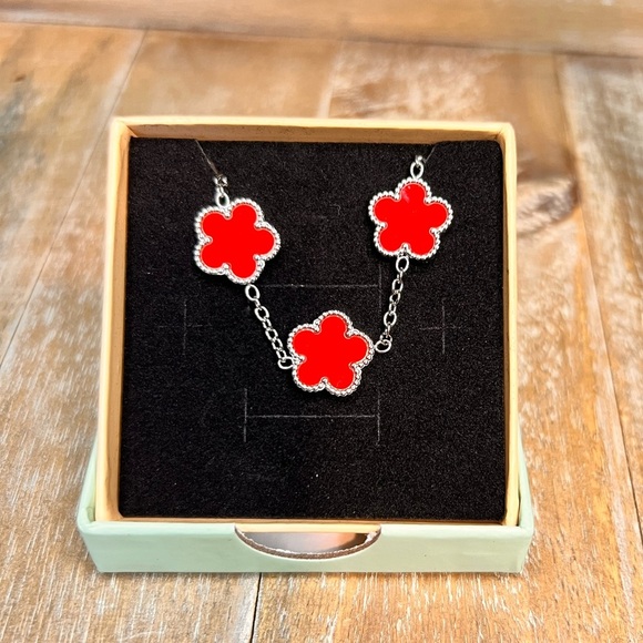 Jewelry - Red Floral Pendant Bracelet